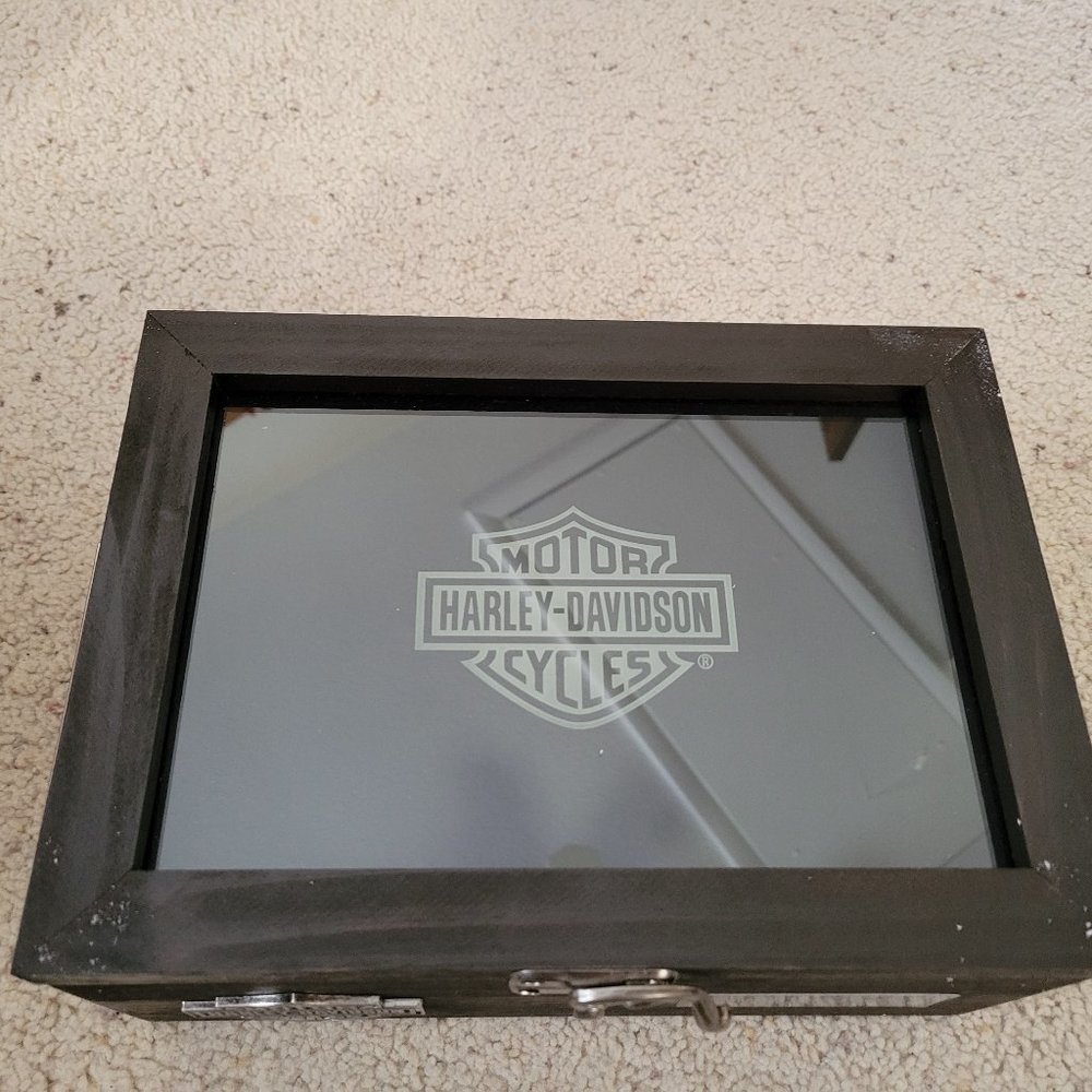 Harley-Davidson 2016 Holiday Edition Wooden Glass Memory Box